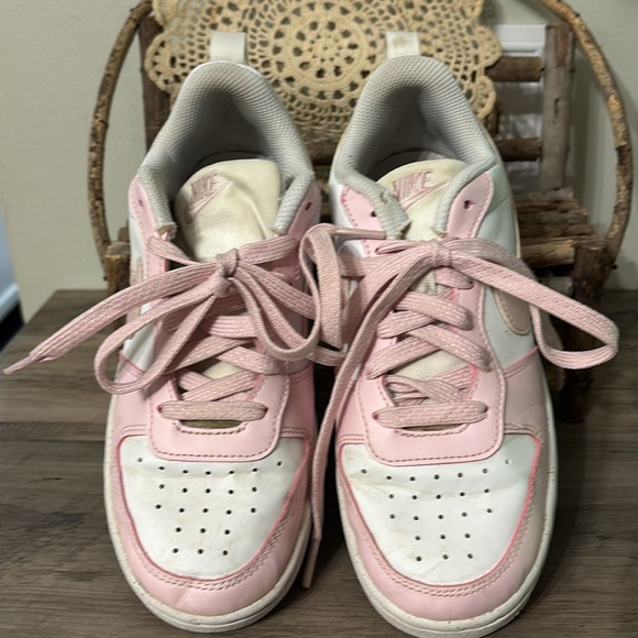 PRE OWNED  YOUTH 4 Nike Court Borough Low Recraft sneaker PINK AND WHITE - Picture 4 of 14